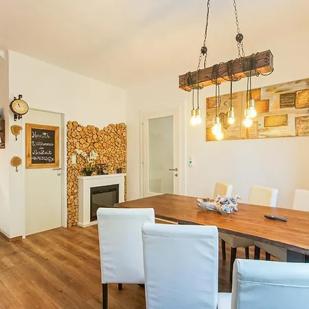 Auszeit Steiraland 1 Mit Privaten Garten Ueberdachter Terrasse Und Parken Leoben