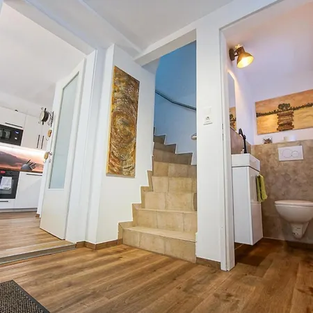 Auszeit Steiraland 1 Mit Privaten Garten Ueberdachter Terrasse Und Parken Leoben